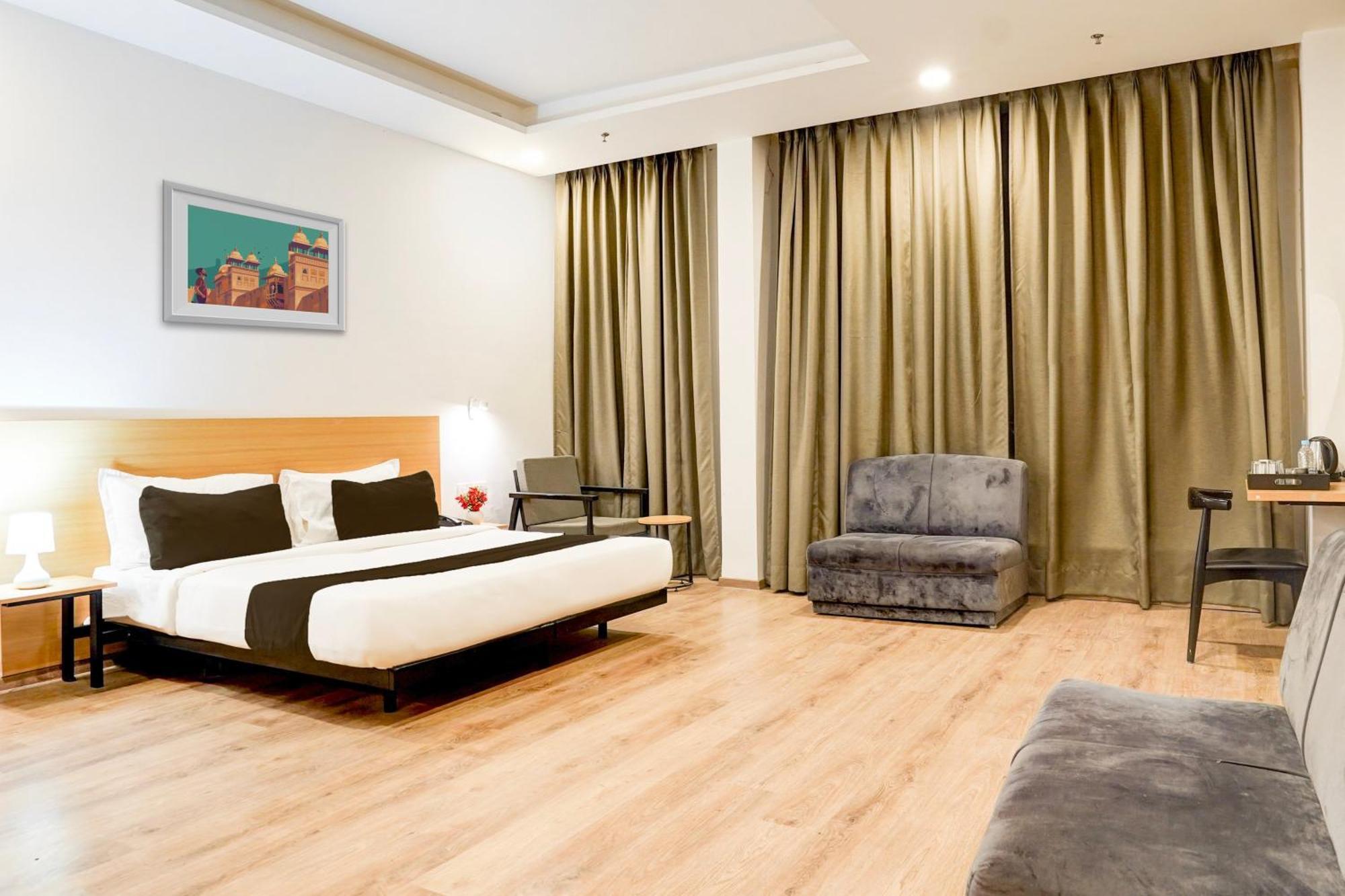 Super Townhouse Gomti Nagar Matiyari Hotel Chinhat Exterior photo